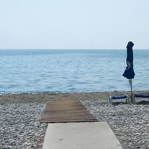 Yialos Περβόλια